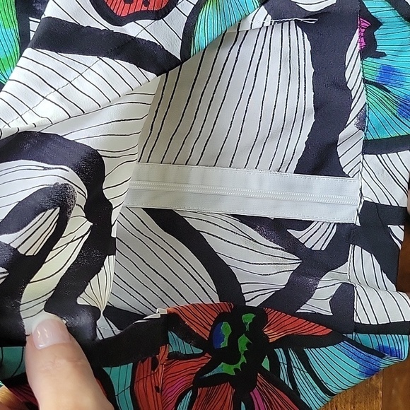 ALBERTO MAKALI SILK BLOUSE - Picture 5 of 9